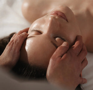 Ultra Signature Facial Skin Treatment